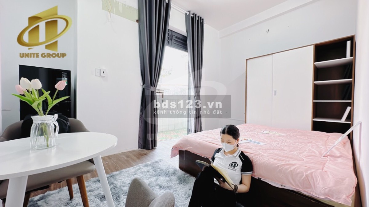 Phòng mới khai trương ban công full nội thất ngay Hòa Hảo Q10