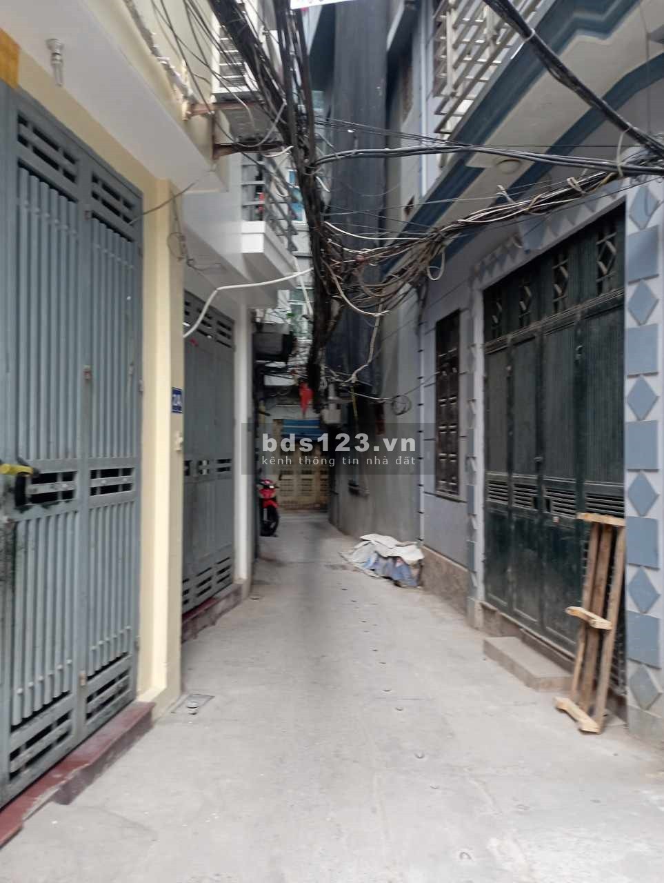 Nhà phân lô 4 căn Bùi Xương Trạch, 52m2. Chủ xây dựng rất chất lượng, như thể để ở cho gia đình