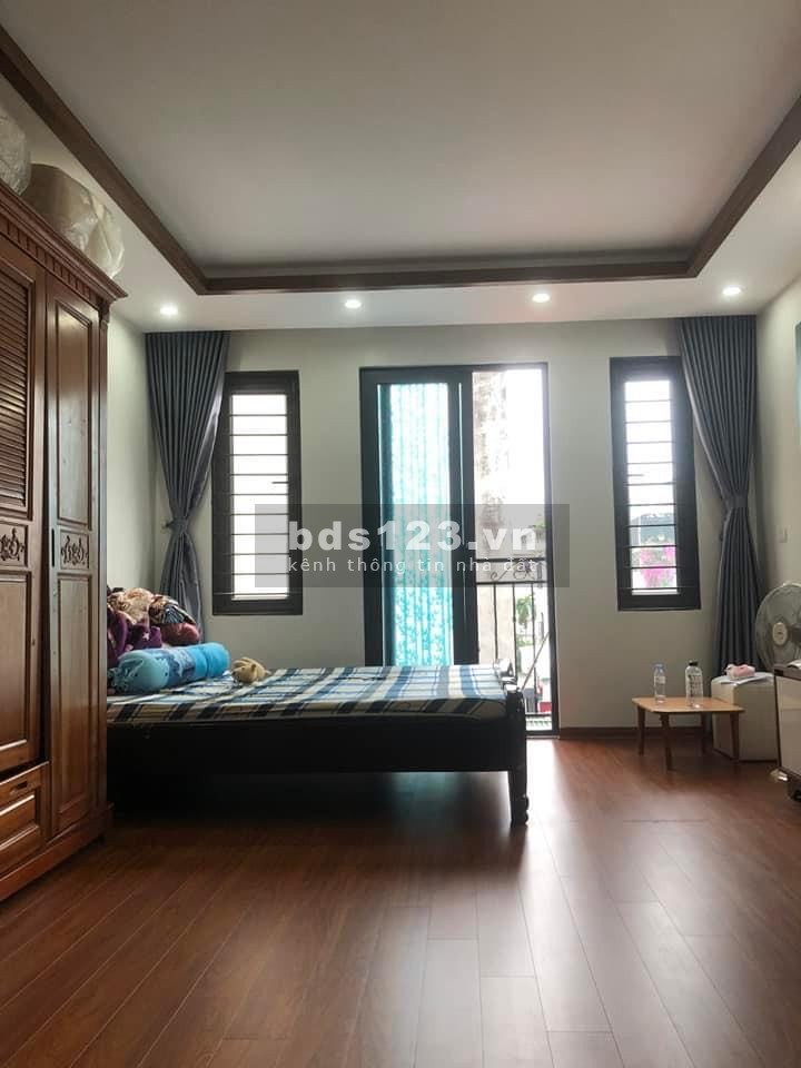 Vừa rẻ vừa đẹp! nhỉnh 10 tỷ có ngay mặt phố kinh doanh. Cát Linh - Đống Đa
