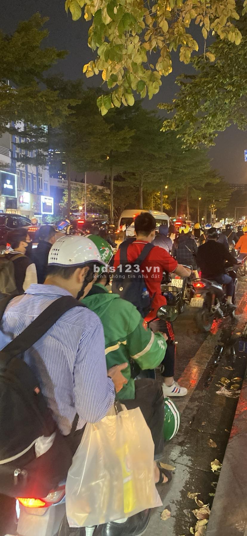 Vừa rẻ vừa đẹp! nhỉnh 10 tỷ có ngay mặt phố kinh doanh. Cát Linh - Đống Đa