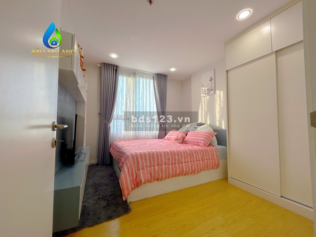 Nhà đẹp giá rẻ! Bán gấp căn Masteri Thảo Điền 2 phòng ngủ, full nội thất, giá 5.5 tỷ, view thành phố