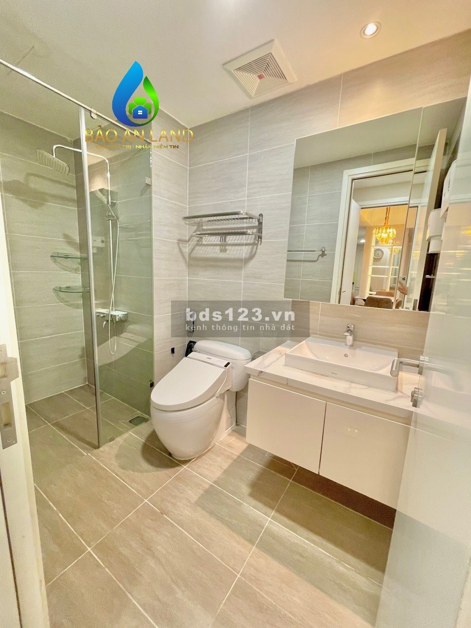 Masteri Thảo Điền, tầng 5, view sông! Bán căn 2 phòng ngủ, nội thất mới toanh, giá 6.2 tỷ all in.