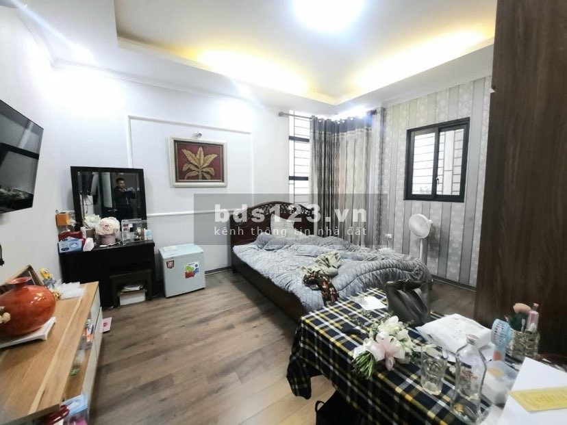 Quá đẹp! đúng 2m ra MP Trần Khát Chân. 55m2, MT 5M, hơn 6 tỷ. TL mạnh