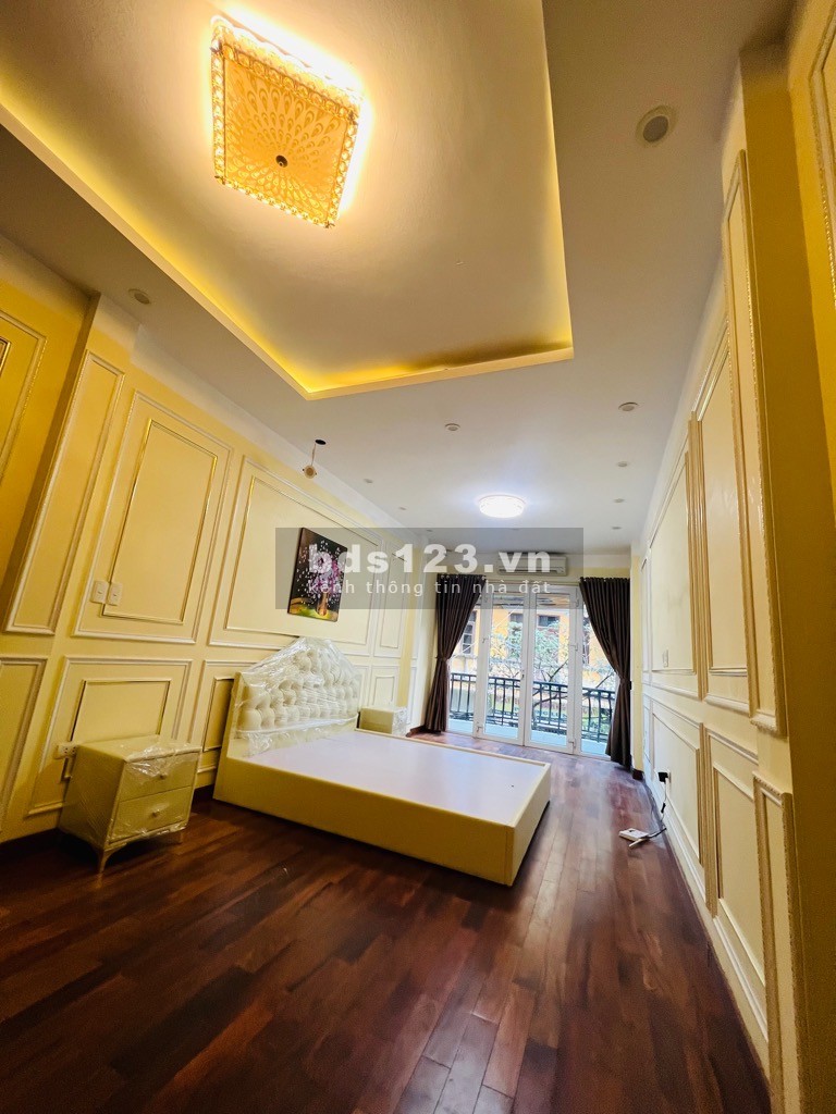 Phân lô quân đội phố Lê Trọng Tấn, ôtô đỗ cửa, hai thoáng trước sau, dân xây, sổ đẹp, ở sướng