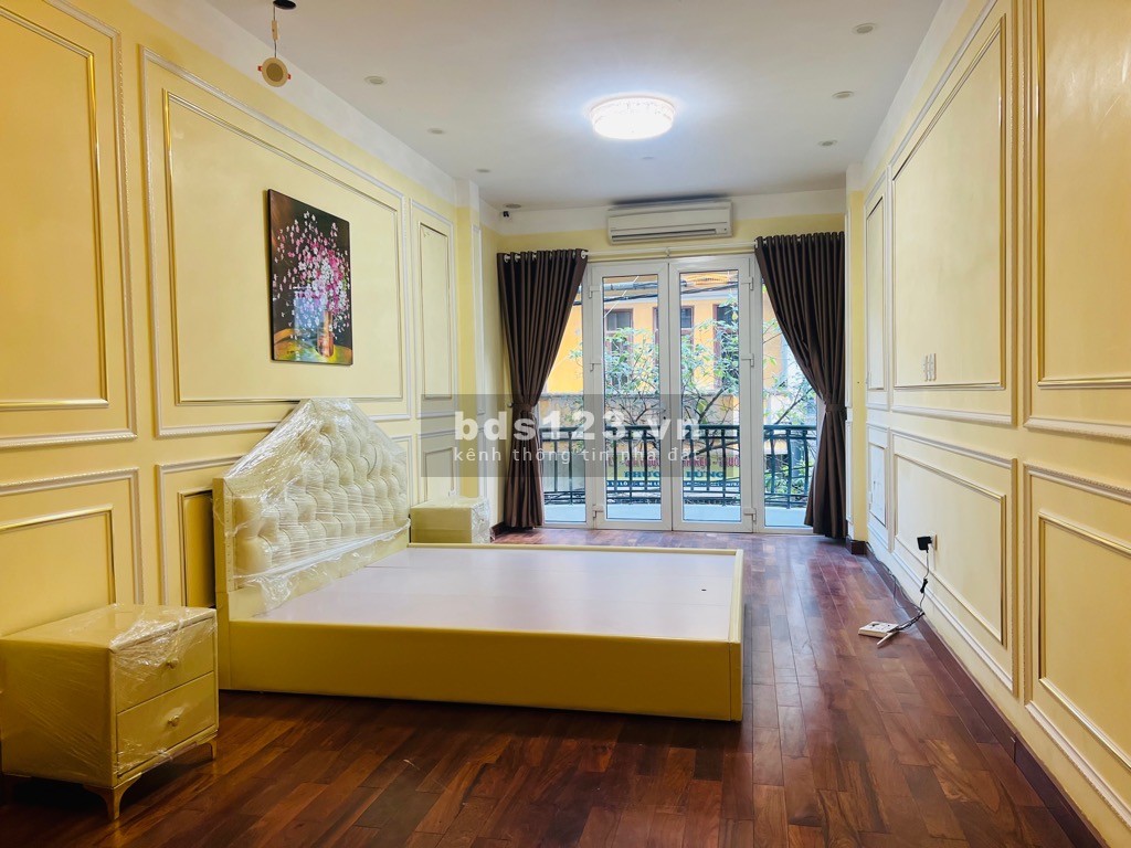 Phân lô quân đội phố Lê Trọng Tấn, ôtô đỗ cửa, hai thoáng trước sau, dân xây, sổ đẹp, ở sướng