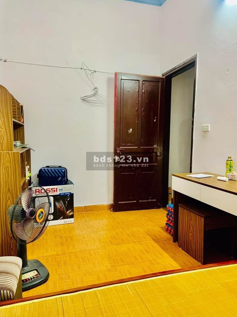 Bán nhà 5T trong ngõ nông, đường Nguyễn Khang, 5.7 tỉ.