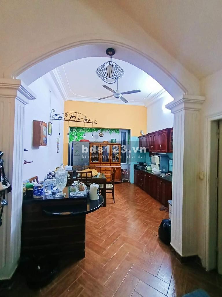 Nhà rất đẹp phố Lê Thanh Nghị - ô tô vào nhà - ở và kinh doanh đẳng cấp.