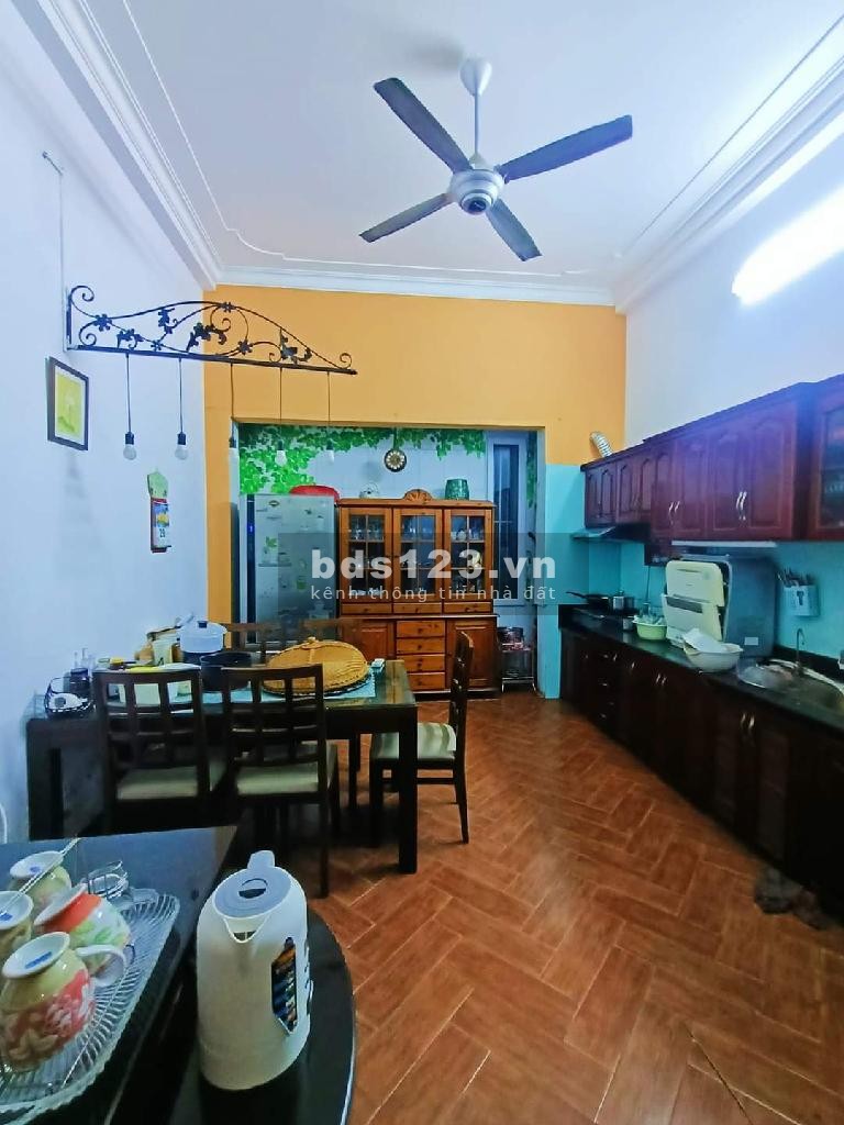 Nhà rất đẹp phố Lê Thanh Nghị - ô tô vào nhà - ở và kinh doanh đẳng cấp.