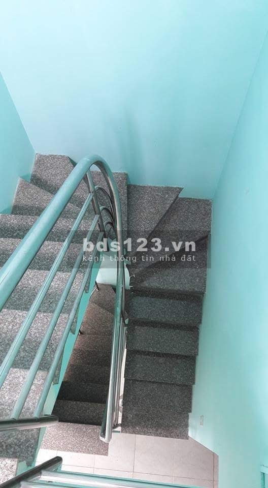 Cho thuê nhà hẻm xe hơi gần trường học
