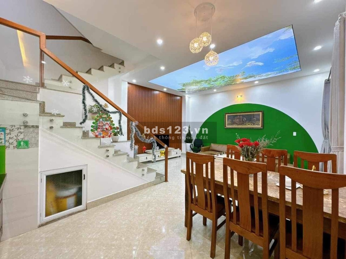 Bán nhà 3 tầng, vòng xoay Nguyễn Hữu Thọ, Hải Châu nhỉnh 3 tỷ ô tô đậu.