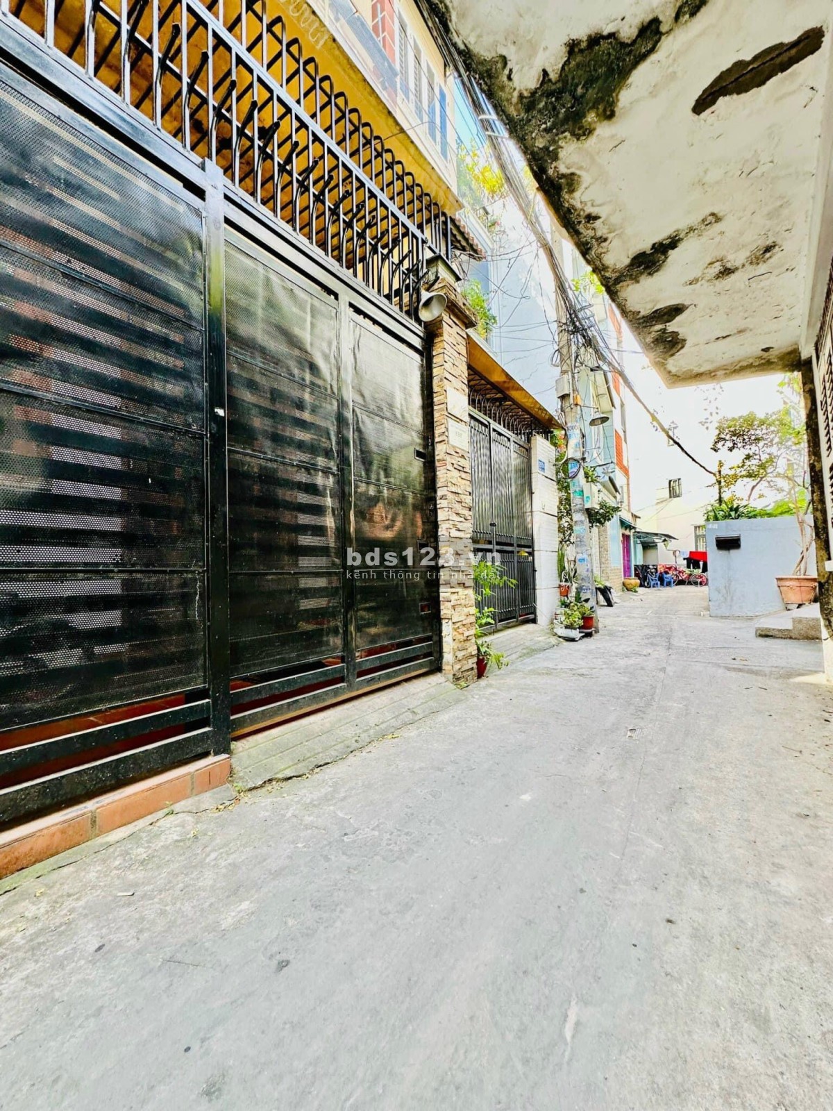 Ngay khu ẩm thực Phan Xích Long, Phú Nhuận - Gần mặt tiền - Nhà 4 tầng BTCT còn mới - Chỉ nhỉnh 7 tỷ