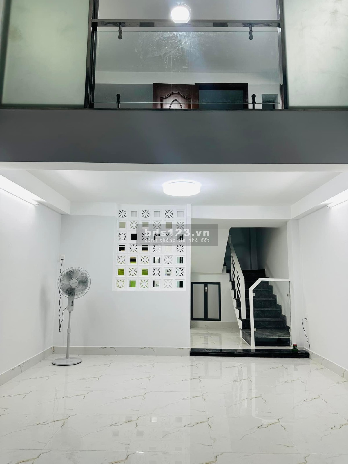 39M2 - 5 Tầng - Cách 1 căn hẻm xe hơi - An ninh - Chỉ nhỉnh 6 tỷ