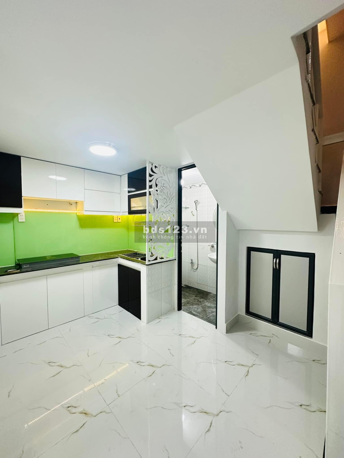 39M2 - 5 Tầng - Cách 1 căn hẻm xe hơi - An ninh - Chỉ nhỉnh 6 tỷ