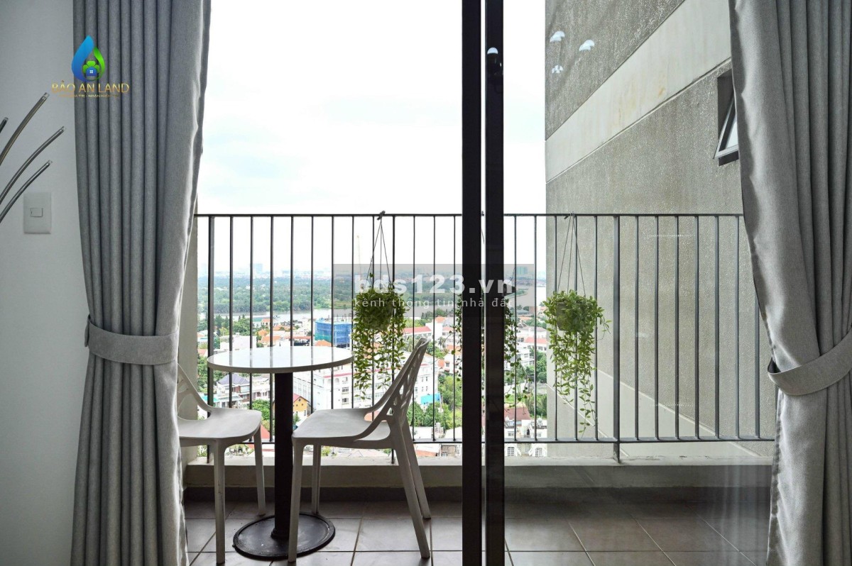 Bán gấp căn hộ Masteri Thảo Điền, tầng cao, view đẹp, 2 phòng ngủ, đầy đủ nội thất, giá 5.65 tỷ.