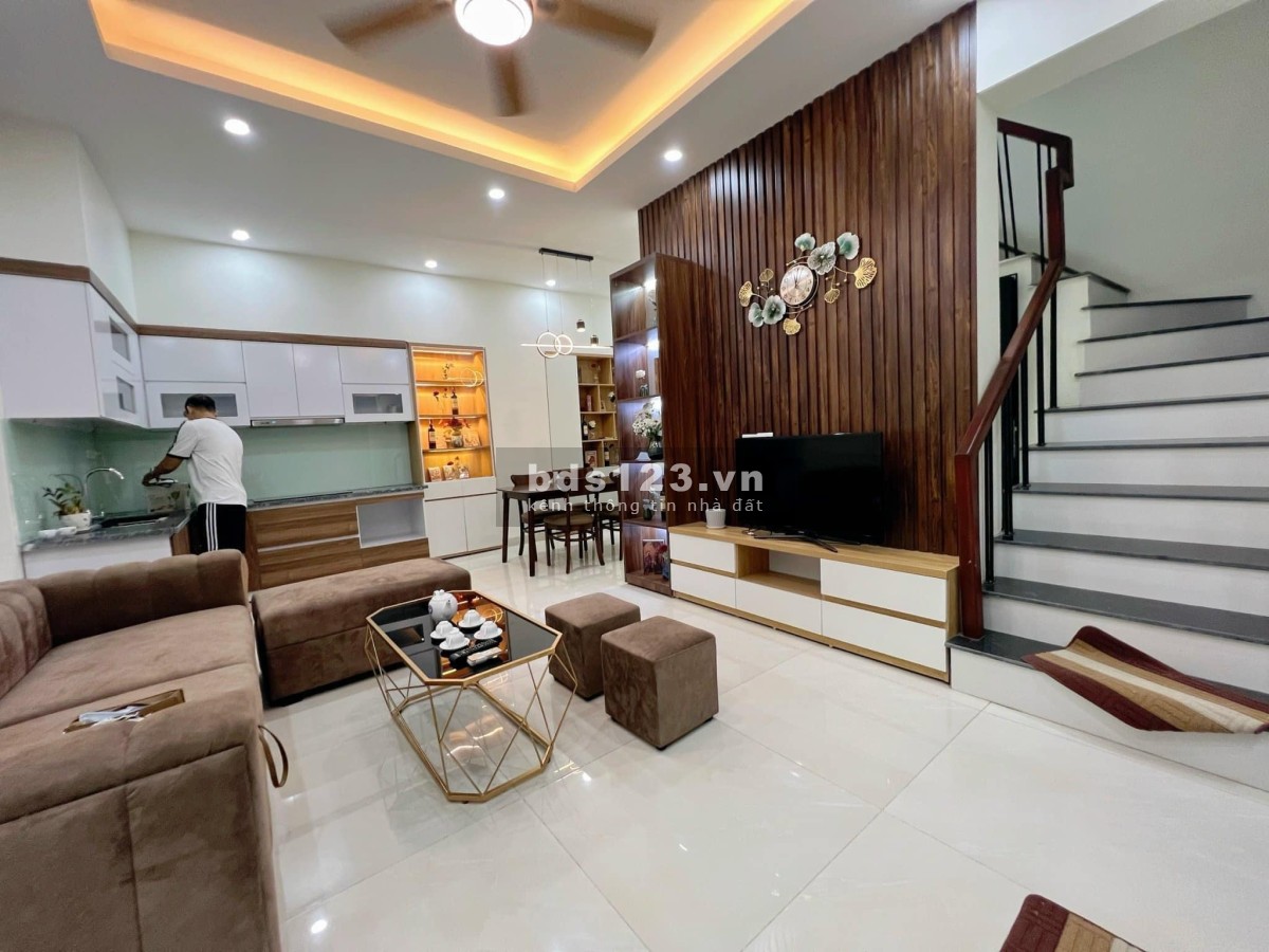 Siêu đẹp đón tết - 40Mx 4 tầng 4,95 tỷ. Mặt ngõ thông thoáng - Đẹp mới lung linh