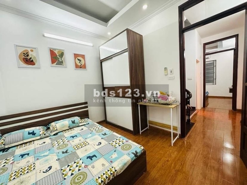 Bạch mai - Hai Bà Trưng. Nhỉnh 4 tỷ có ngay nhà 40m2, 5 tầng, MT 3,8m