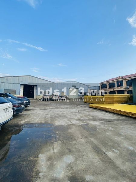 Cho thuê kho, xưởng 550m2 đường Cầu Diễn, Phúc Diễn, mặt đường 32 Bắc Từ Liêm, Hà Nội.