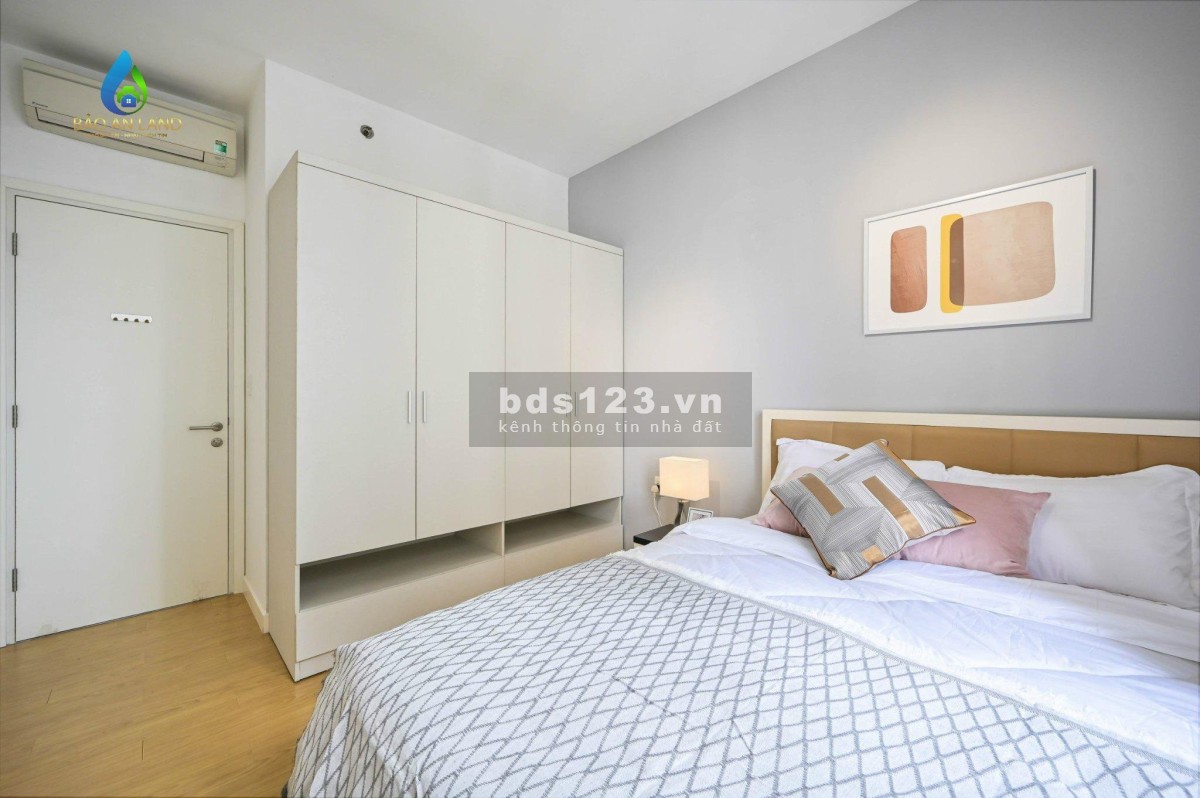 Bán gấp căn hộ Masteri Thảo Điền, tầng cao, view đẹp, 2 phòng ngủ, đầy đủ nội thất, giá 5.65 tỷ.