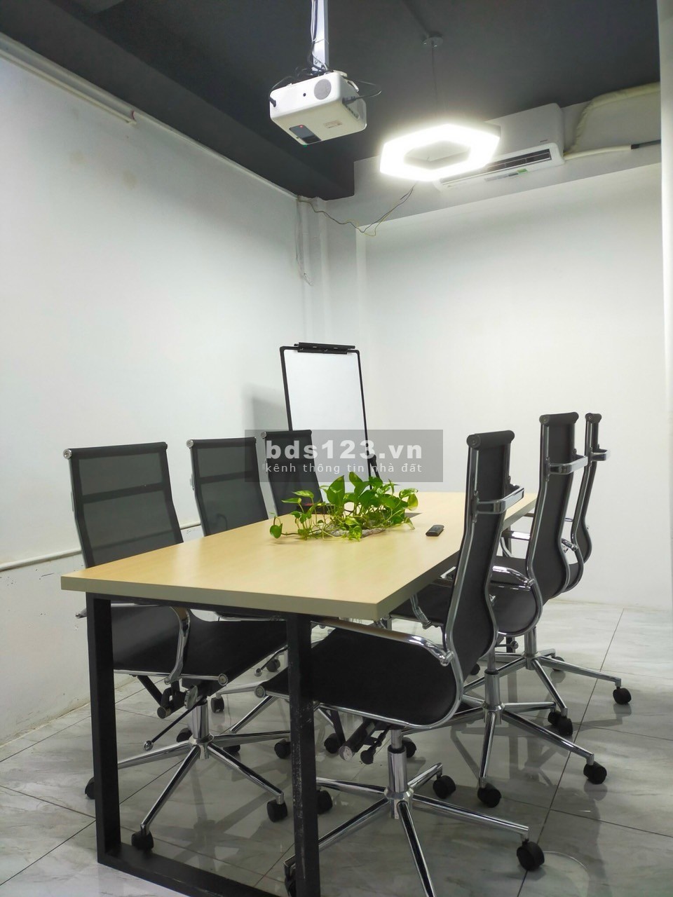 Cho thuê văn phòng giá tốt, vị trí mặt tiền đường