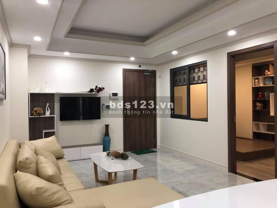 Bán căn hộ 2PN, 2WC, 81m2, tầng cao view đẹo, thoáng mát. Giá: 3,1tỷ (full nội thất)
