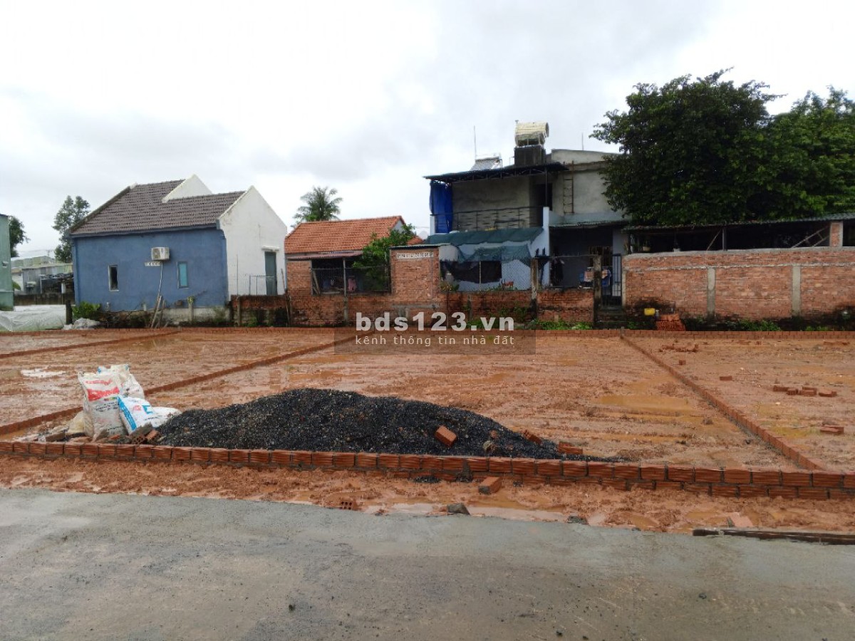 Cuối năm chạy KPI, bán cất lỗ sâu để thu hồi vốn.