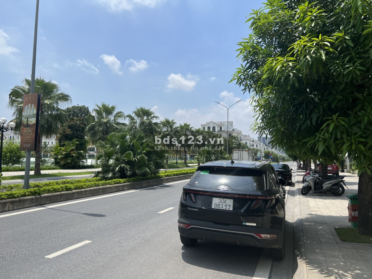 Cặp song lập View Biển nước mặn trục đường 30m tại Vin Gia Lâm (0985941715)