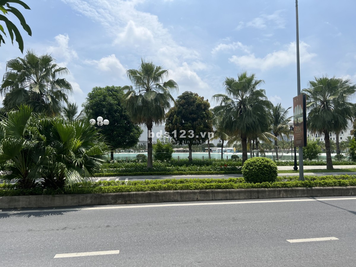 Cặp song lập View Biển nước mặn trục đường 30m tại Vin Gia Lâm (0985941715)