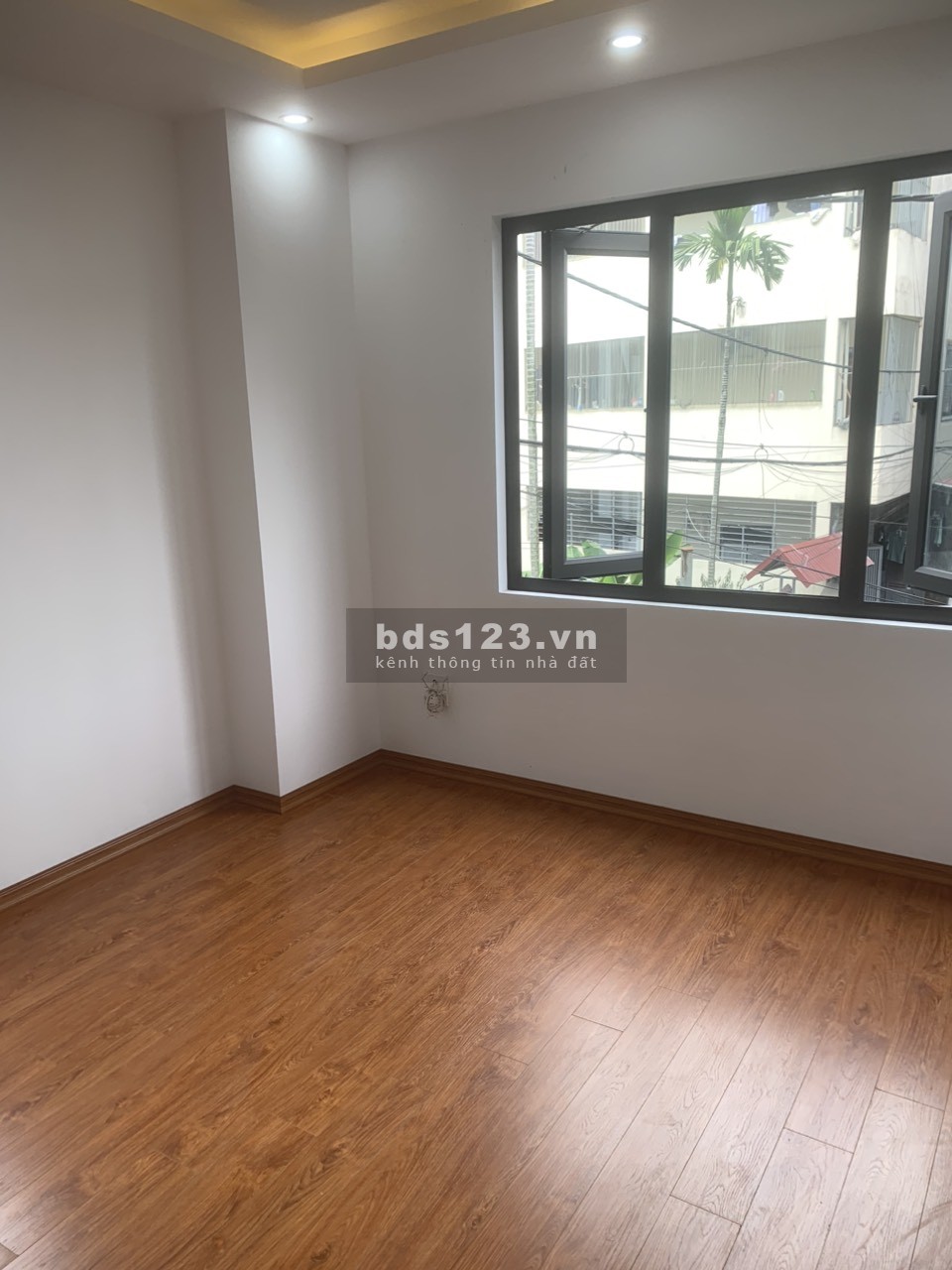 Bán nhà mới xây 4 tầng tại Tây Mỗ, 2 mặt tiền thông thoáng 35.1m2, giá: 3,3 tỷ (có gia lộc)