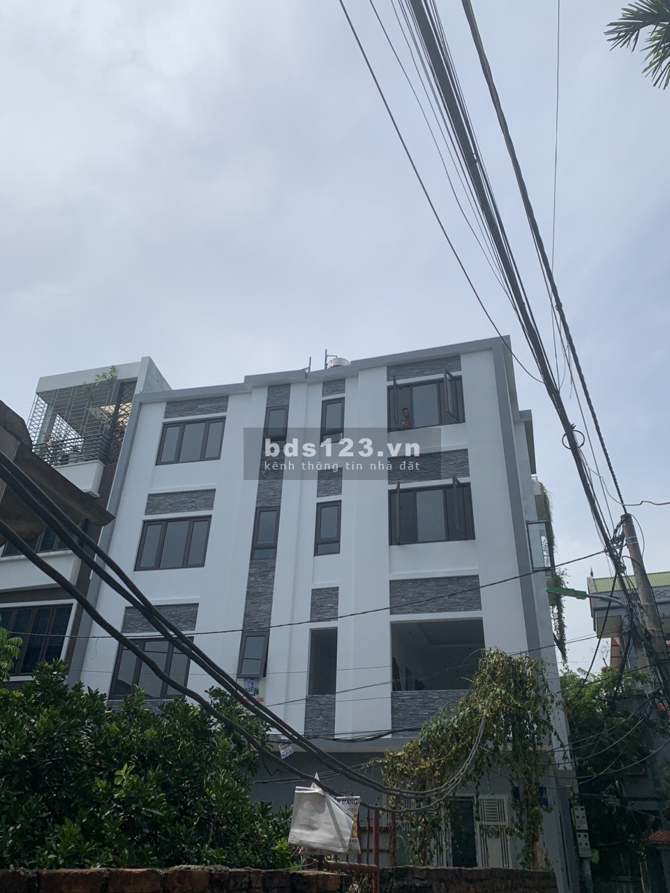 Bán nhà mới xây 4 tầng tại Tây Mỗ, 2 mặt tiền thông thoáng 35.1m2, giá: 3,3 tỷ (có gia lộc)