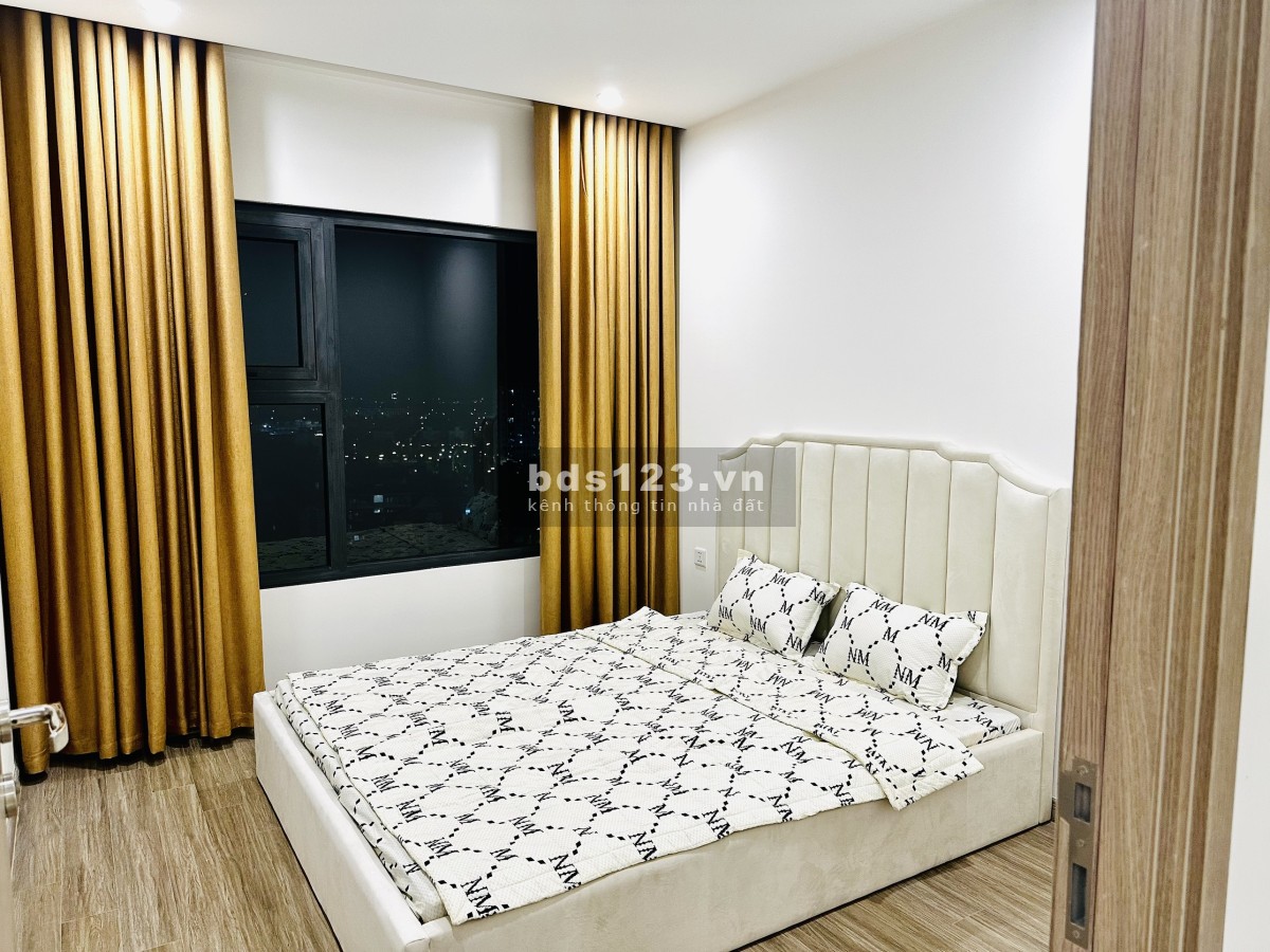 Cần tiền bán gấp căn hộ 2PN1WC, nội thất cơ bản giá 1,830 tỷ bao thuế phí - Vinhomes Ocean Park