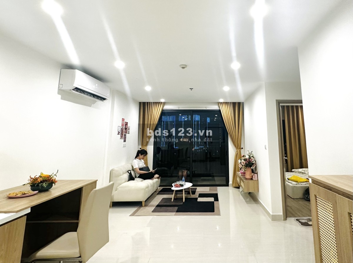 Cần tiền bán gấp căn hộ 2PN1WC, nội thất cơ bản giá 1,830 tỷ bao thuế phí - Vinhomes Ocean Park