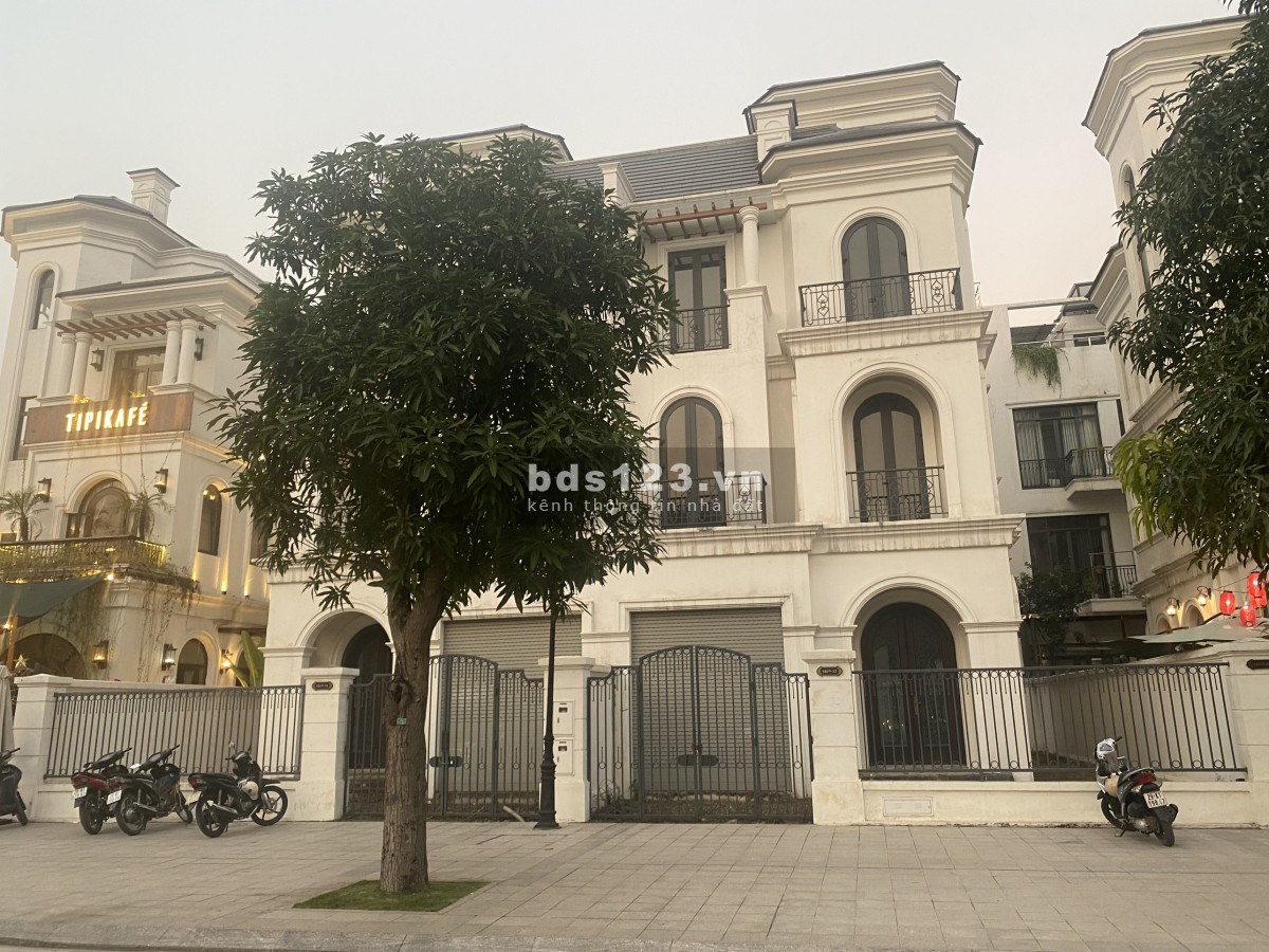 Cặp song lập View Biển nước mặn trục đường 30m tại Vin Gia Lâm (0985941715)