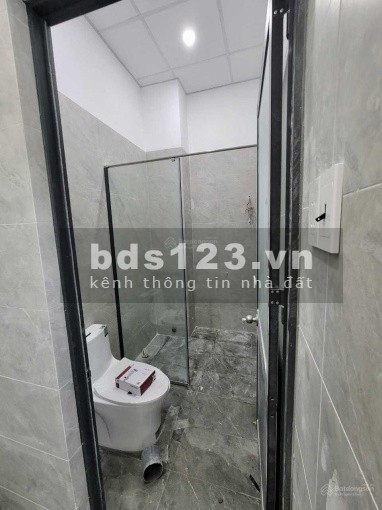 Bán nhà hẻm Hoàng Văn Thụ Tân Bình chỉ 2 tỷ 250