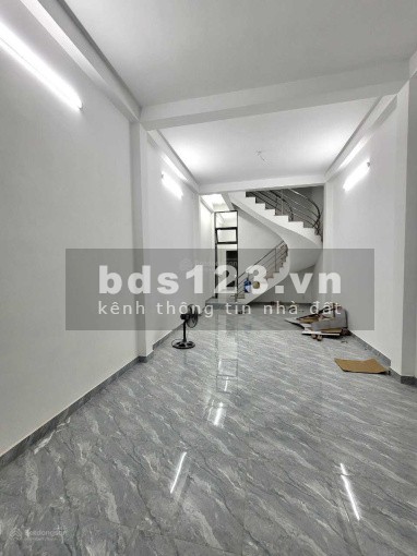 Bán nhà hẻm Hoàng Văn Thụ Tân Bình chỉ 2 tỷ 250