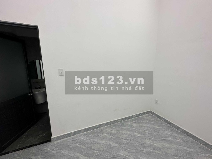 Bán nhà hẻm Hoàng Văn Thụ Tân Bình chỉ 2 tỷ 250
