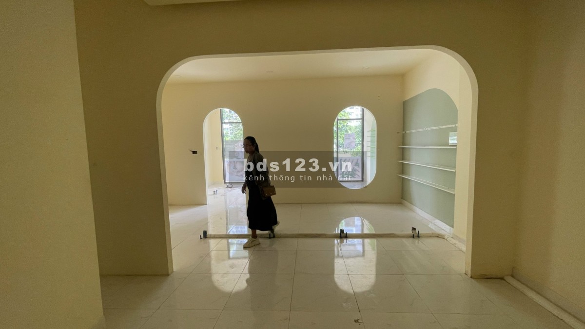 Cho thuê shophouse hoàn thiện 120m2 tại Vinhomes Quận 9 giá 30 triệu