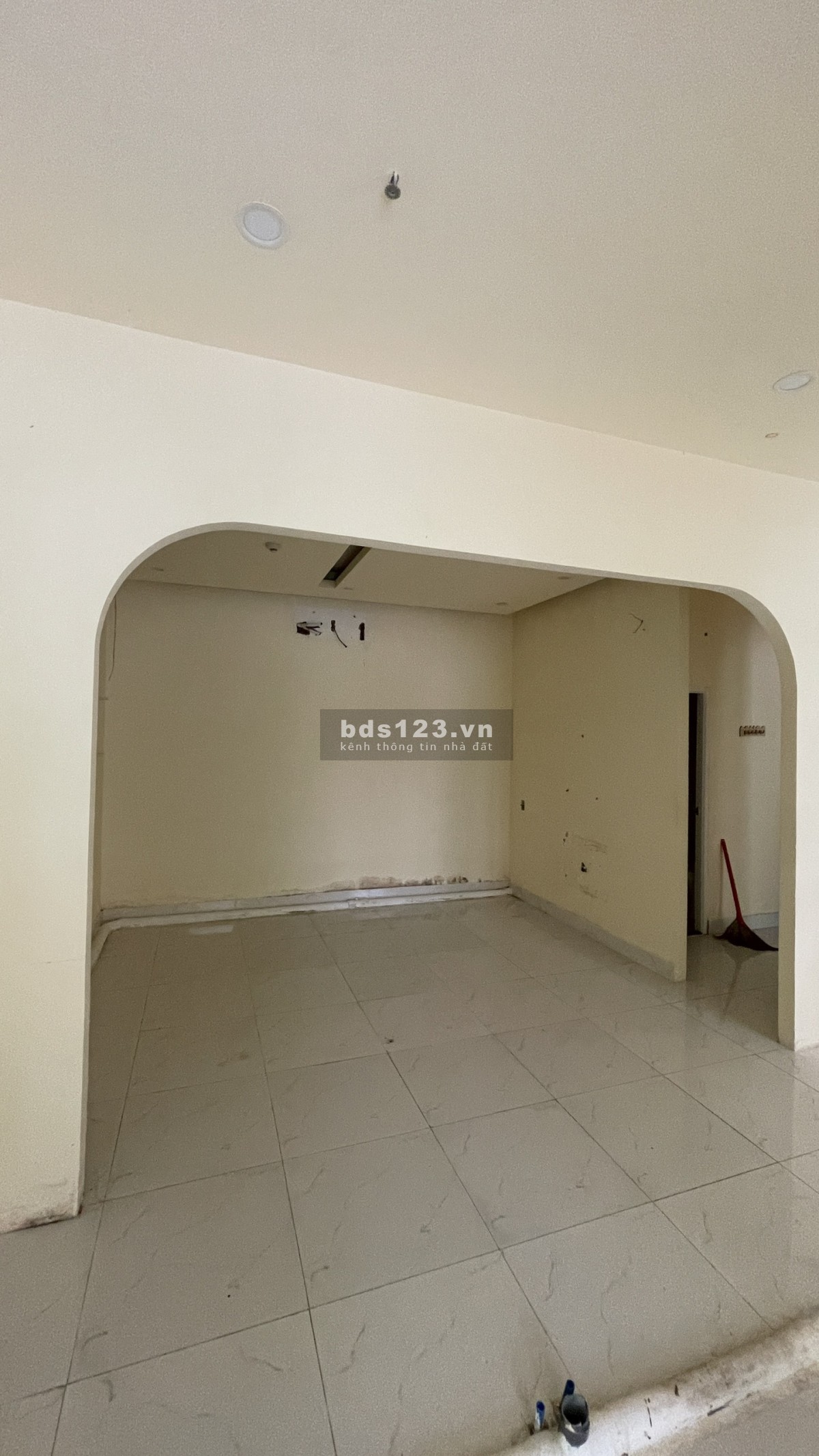 Cho thuê shophouse hoàn thiện 120m2 tại Vinhomes Quận 9 giá 30 triệu