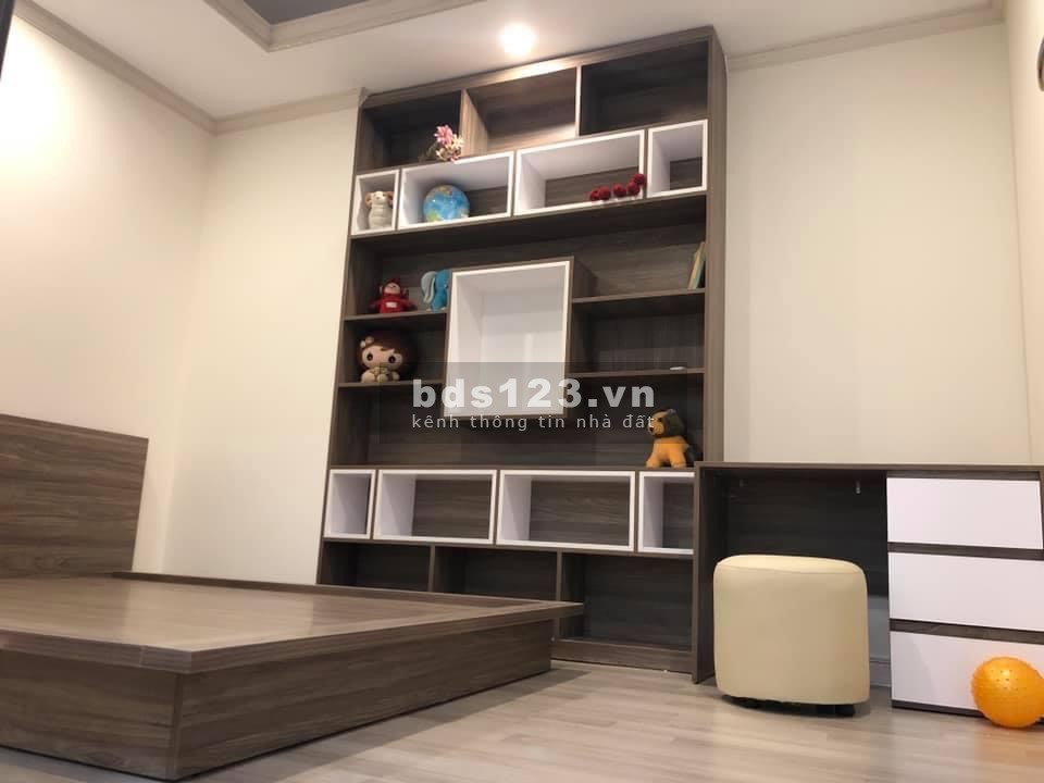 Cho thuê căn hộ 2PN,2WC, 81m2, tầng cao view đẹp, thoáng mát. Giá : 12tr/tháng( full nt).