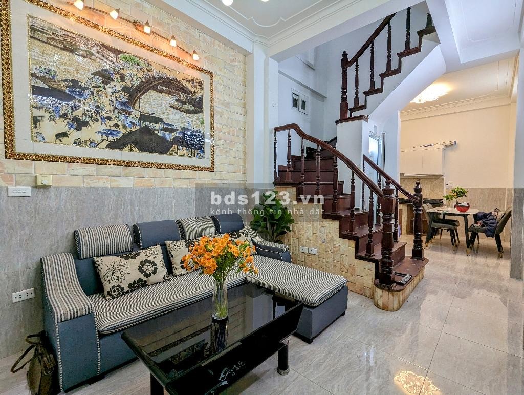 1194 đường Láng nhà đẹp sổ nở hậu