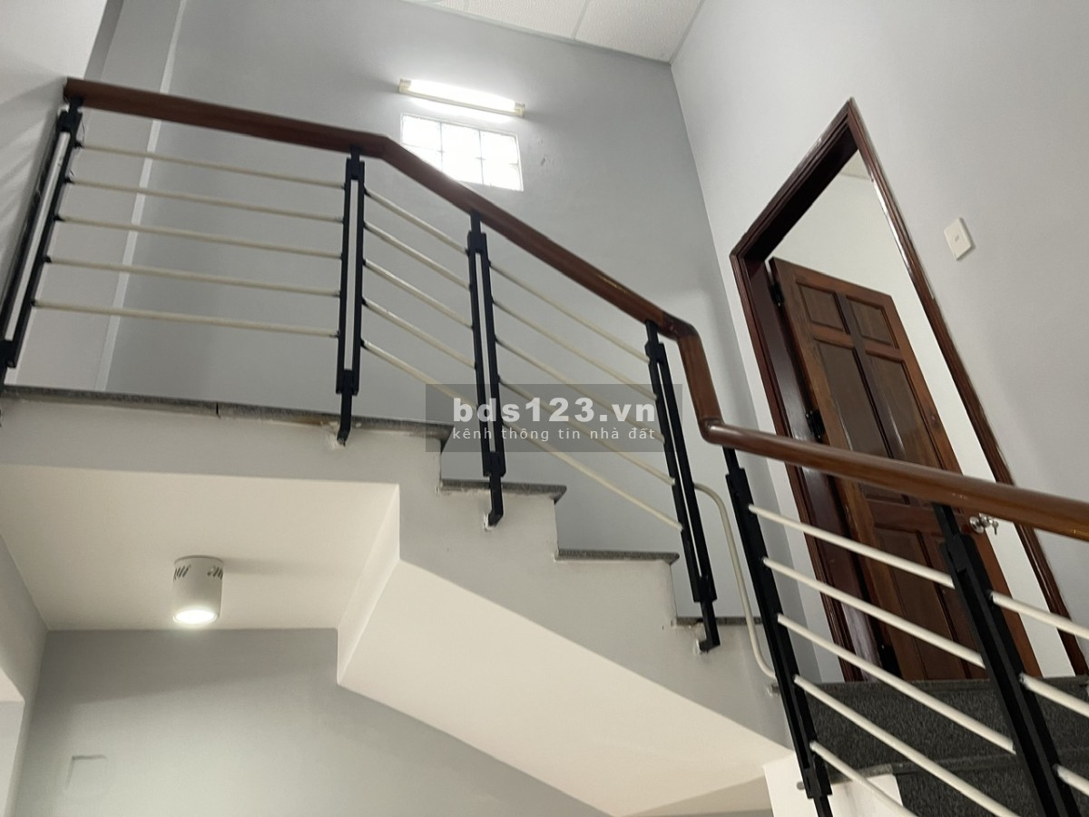 Gấp bán, nhà 2 tầng 54m2 Trần Cao Vân, Thanh Khê, nhỉnh 2 tỷ, cực rẻ
