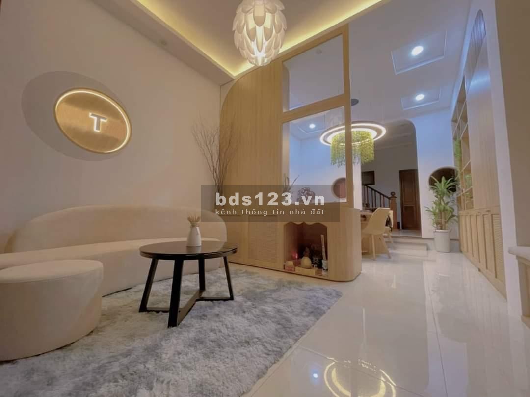 Bán nhà mặt phố Lê Đức Thọ Đẹp - Diện tích 56m2, 5 tầng - Thiết kế hiện đại, vị trí Vàng!