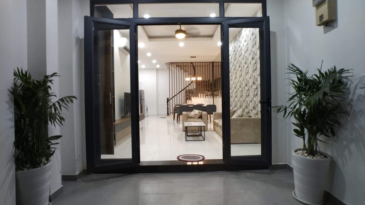 QUẬN 10. Đường 3/2, 52M2 (4.8 X 12) 10 tỷ. HẺM XE HƠI.