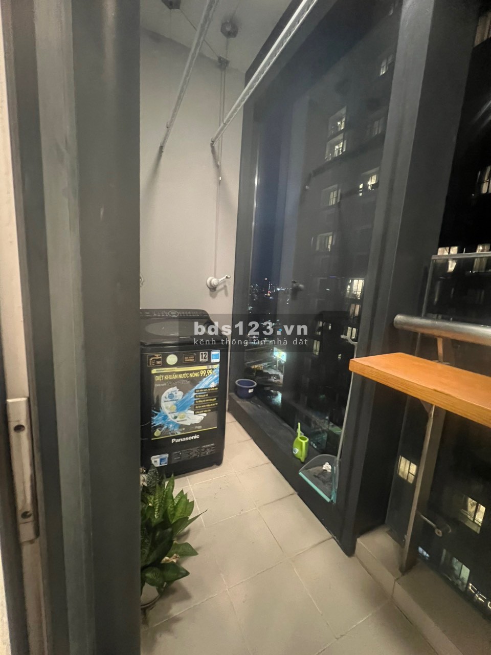 Ngộp Bank cần bán nhanh căn 2PN 78m2 Vinhomes Golden River Bason Quận 1 giá 7 tỷ