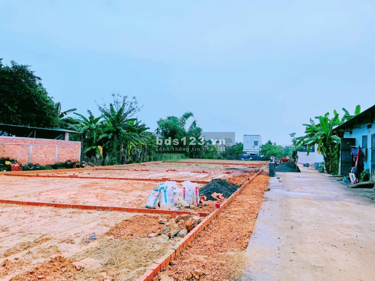 Sụp hố cần bán gấp giá rẻ, đất TTTT Ái Nghĩa