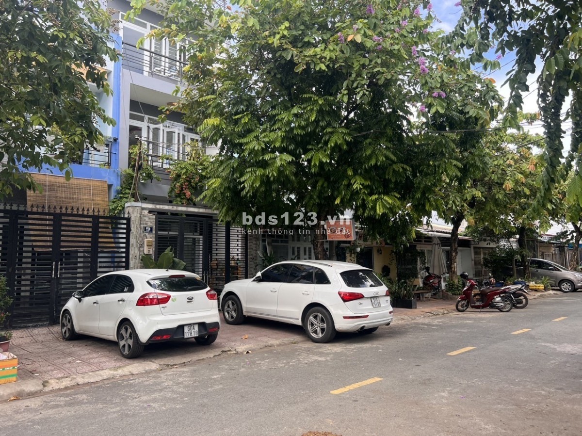 Bán nhà mặt tiền khu VIP Phước Bình Quận 9 - 108M2 giá 7.1 tỷ
