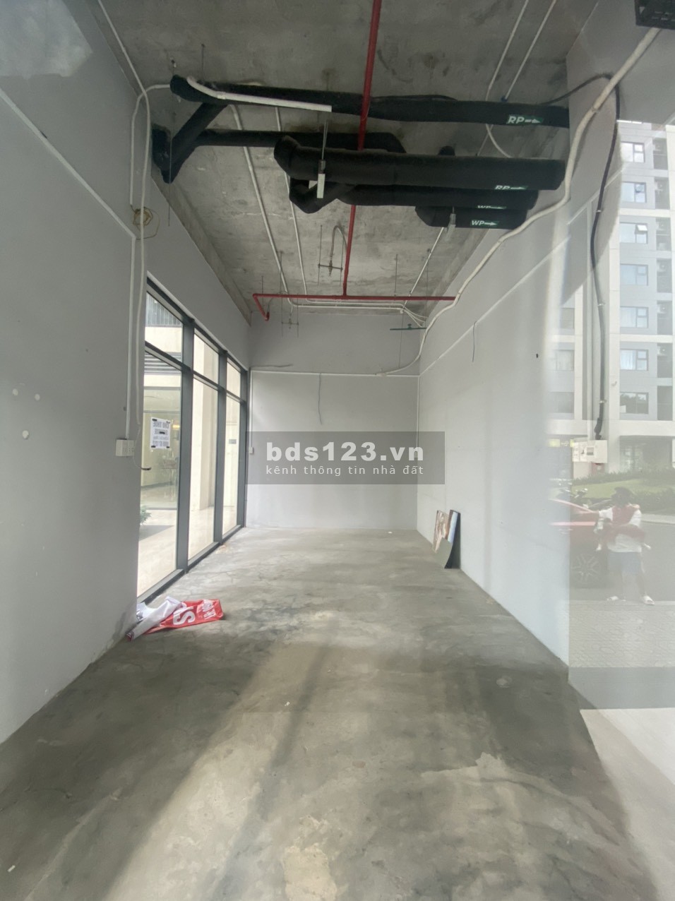 Shophouse 26m2 hoàn thiện cơ bản trục đường chính 18 triệu/tháng
