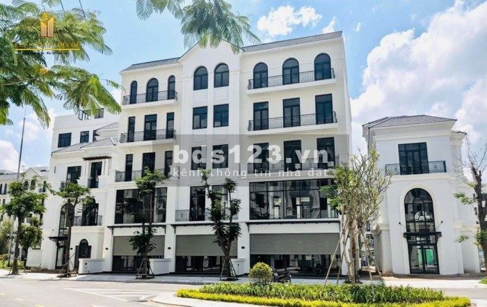 Ngộp bank bán lỗ căn nhà phố 144m2 chỉ 17 tỷ rẻ nhất Vinhomes Quận 9. Liên hệ 0828030977 Thiện