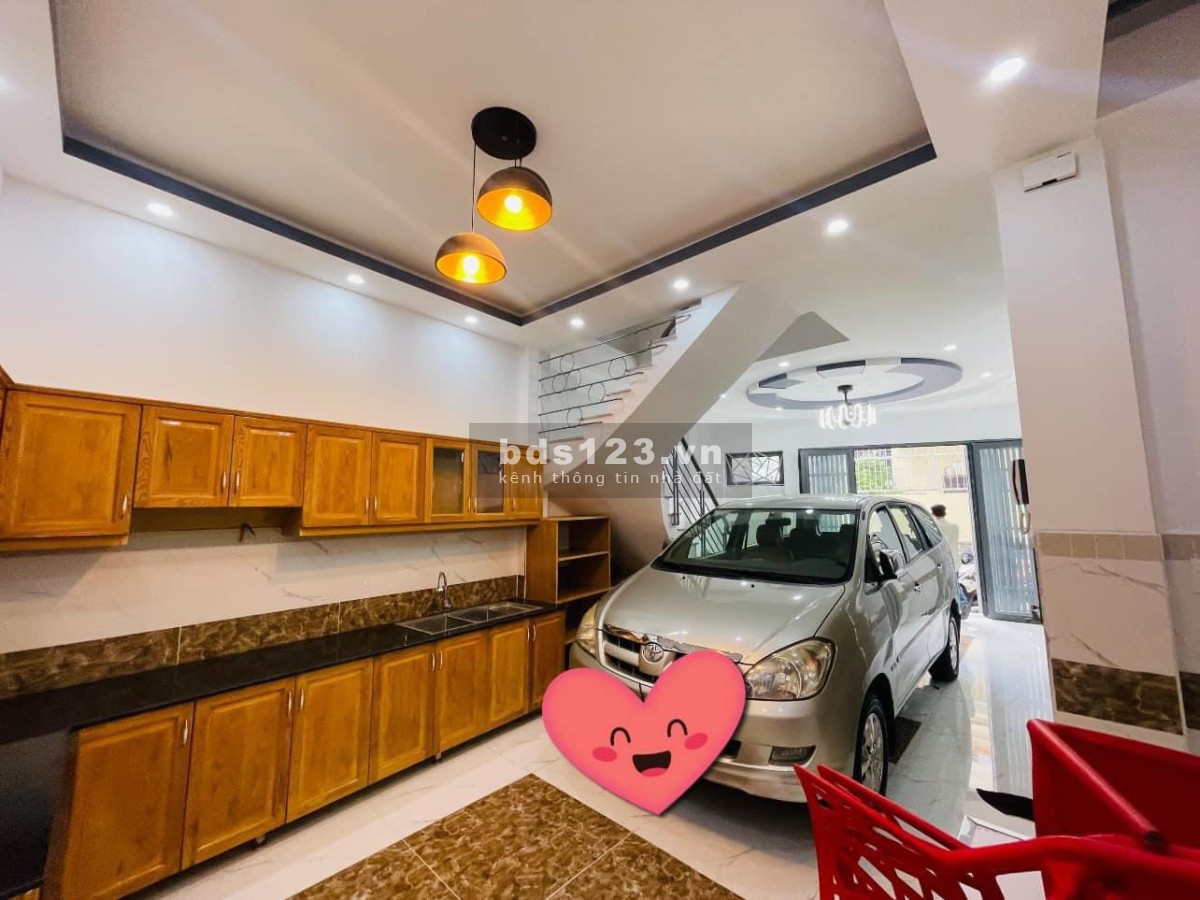 Nhỉnh 8 tỷ- Mặt tiền Phú Nhuận - 70M2 - 5.5x12m - 3Tầng - 7PN - Vị trí đẹp -Thích Quảng Đức- Gấp bán