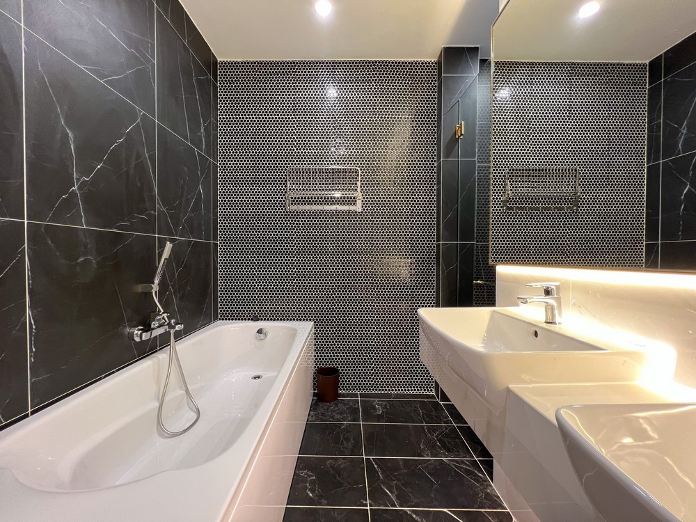 Bán nhà đường ô tô quận 7, có thang máy, giá 6 tỷ 500 triệu, 1 trệt 3 lầu,đầy đủ nội thất