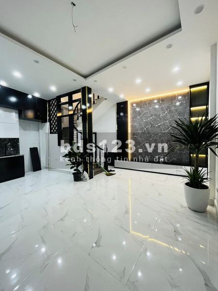 BÁN SIÊU PHẨM CẦU GIẤY, NHÀ ĐẸP LUNG LINH, 37m2 x 5 TẦNG, MT 5.5m, 5.75 TỶ